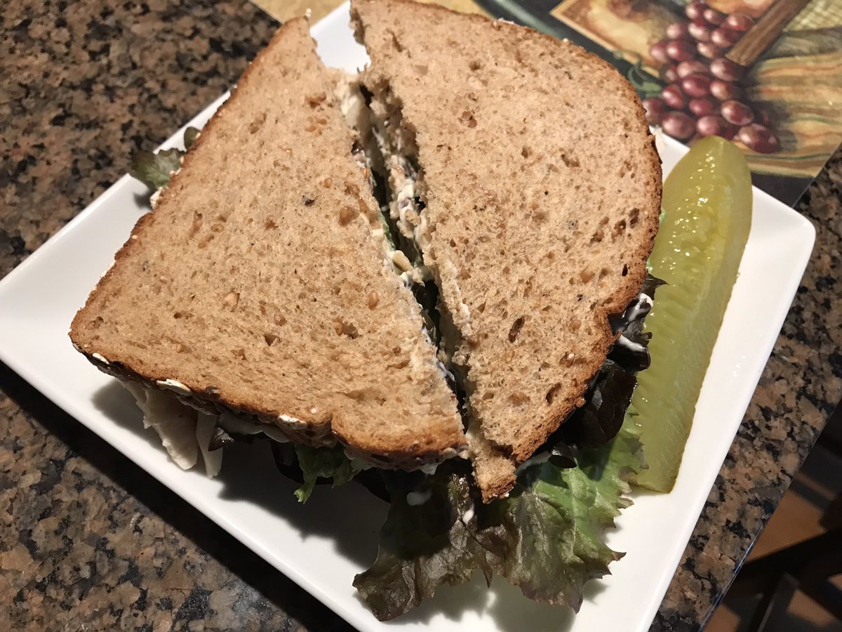 Rotisserie Chicken Sandwich with red tip lettuce on Dave’s 21 grain bread for lunch😋 #SaturdayKitchen #SaturdayLunch