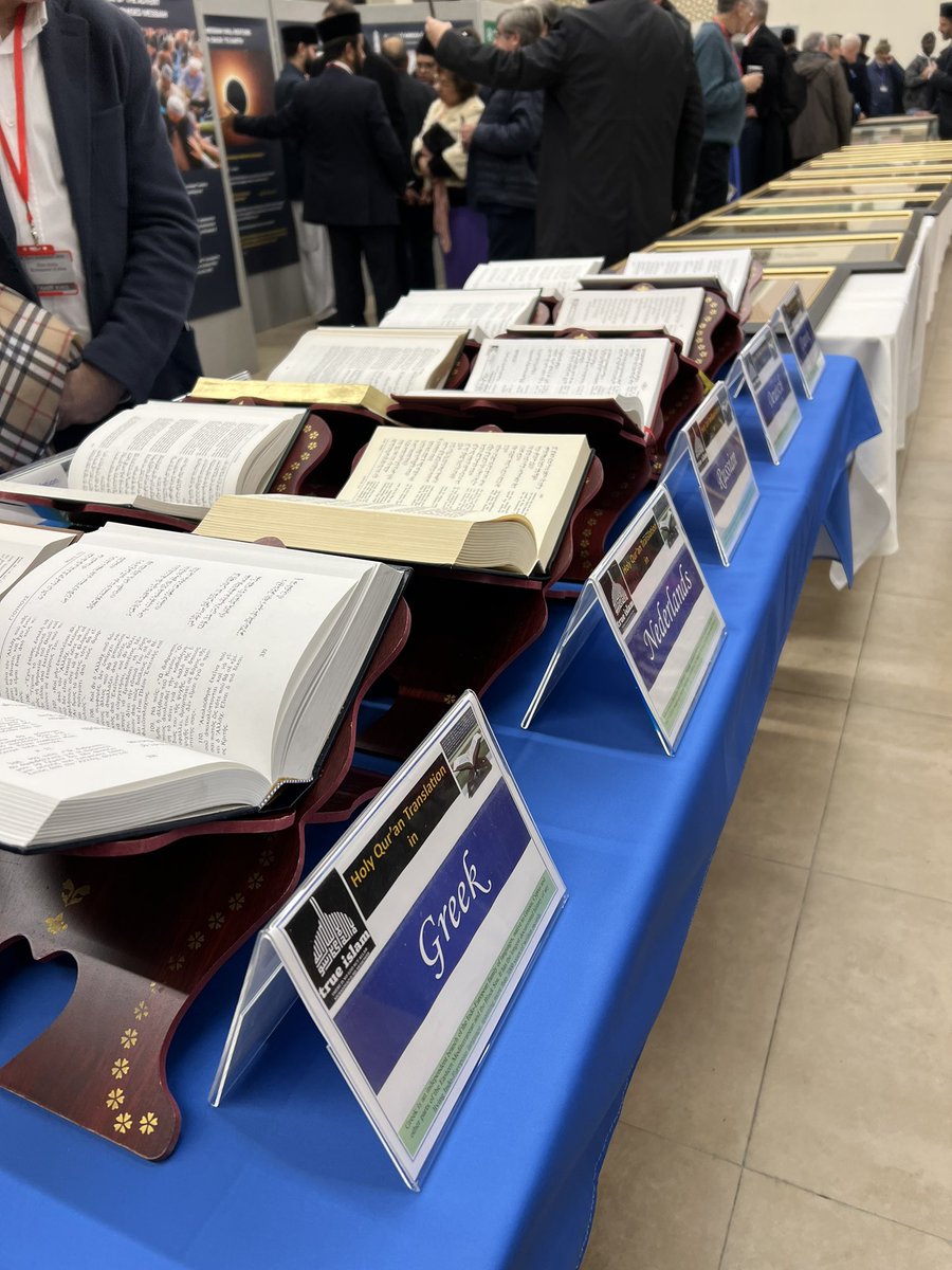AlHakamWeekly's tweet photo. Tours taking place ahead of the National Peace Symposium 2024 🕊️

Hazrat Khalifatul Masih V (aa) will deliver the keynote address later on in the evening 

@AhmadiyyaUK @UKMuslimYouth https://t.co/4w2YOPVp8N