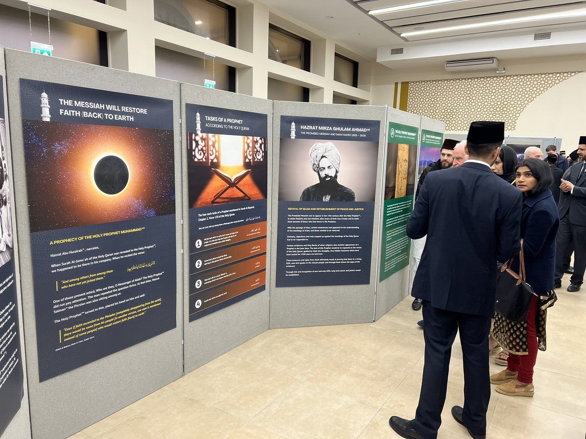 AlHakamWeekly's tweet photo. Tours taking place ahead of the National Peace Symposium 2024 🕊️

Hazrat Khalifatul Masih V (aa) will deliver the keynote address later on in the evening 

@AhmadiyyaUK @UKMuslimYouth https://t.co/4w2YOPVp8N