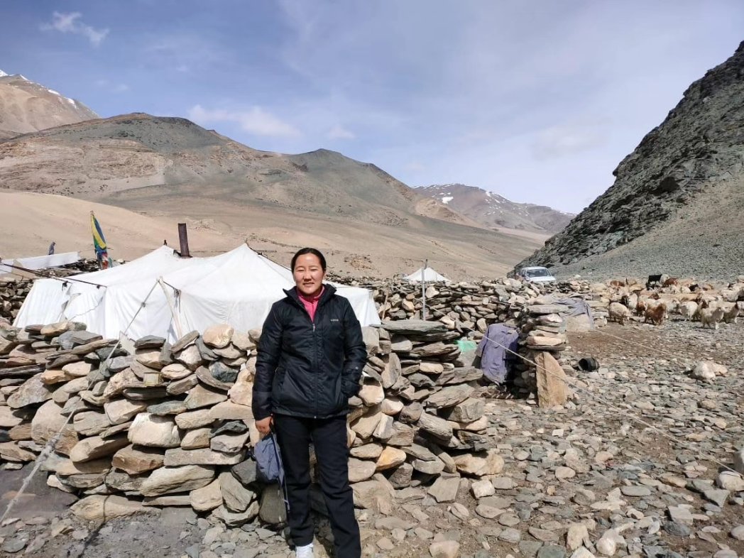 SnowLeopardNet's tweet photo. Meet Padma Dolker,@WWFINDIA's #CommunityPartnerships lead in #Ladakh. A Science graduate, entrepreneur, advocate &amp; #socialworker, she tackles high-altitude #rangeland degradation, preserving biodiversity &amp; livelihoods through community-led initiatives🤝#InternationalWomensDay2024 https://t.co/VtDOg2bC2N