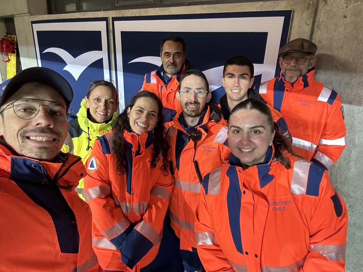 ProtecCivile34's tweet photo. #DPS - Instant match au #GGLStadium. Le @MHR_officiel l’emporte face à @UBBrugby ! Sous la pluie & la surveillance de nos secouristes 🫶 https://t.co/PUYXv6V0sc