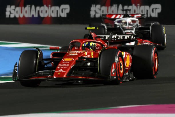 FanaticsFerrari's tweet photo. P7 AND FIRST POINTS IN F1 FOR OLLIE BEARMAN!

What a drive 😍 https://t.co/tBjTifu8ld