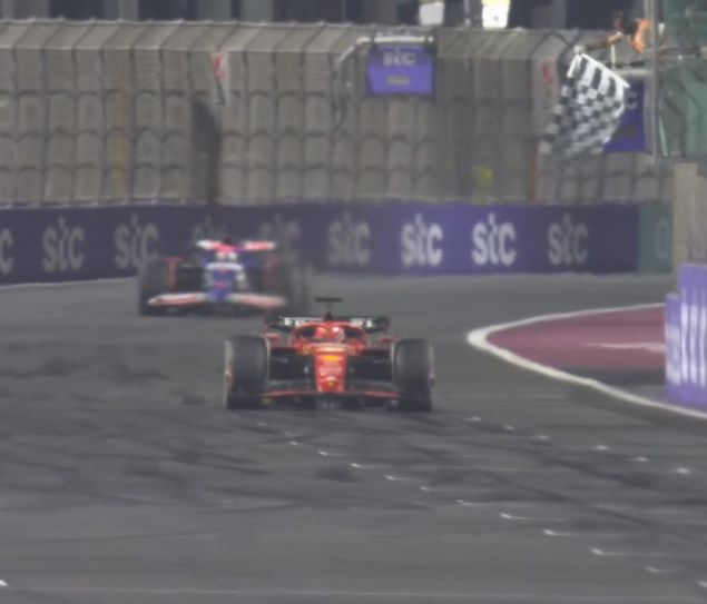 canaleffe's tweet photo. LECLERC VENCE O GP DA ARÁBIA SAUDITA!

Max Verstappen venceu a categoria FORMULA RBs e fica em primeiro no geral. Leclerc vence a categoria F1. https://t.co/o0wpJmy0FO