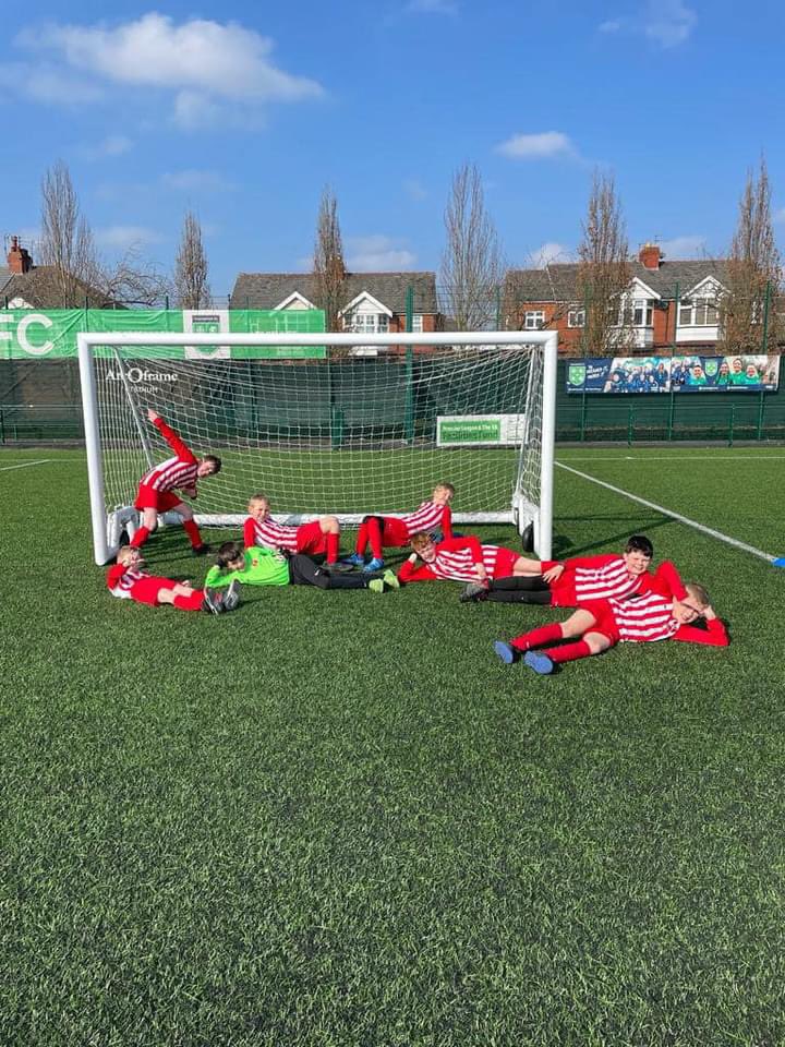 Football crazy this week! 

Our Y3 boys enjoyed their competition in the sunshine on Thursday. Mrs Phillips and Mrs Lawrenson said they showed great sportsmanship. ⚽️

#teamrainford <a href="/StHelensSG/">St Helens School Sport</a>