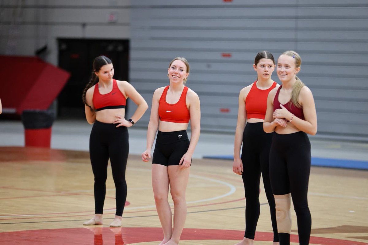 MSUM_Dance's tweet photo. all smiles because it’s finally spring break 😊😆

#MSUMDance #Dance #MSUMDragons https://t.co/tEMbc6woxA