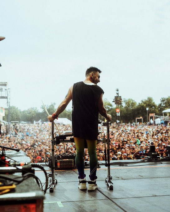 Help us wish a HAPPY BIRTHDAY to our favorite drummer, our very own <a href="/ShannonLeto/">SHANNON LETO</a> 🥁🎂