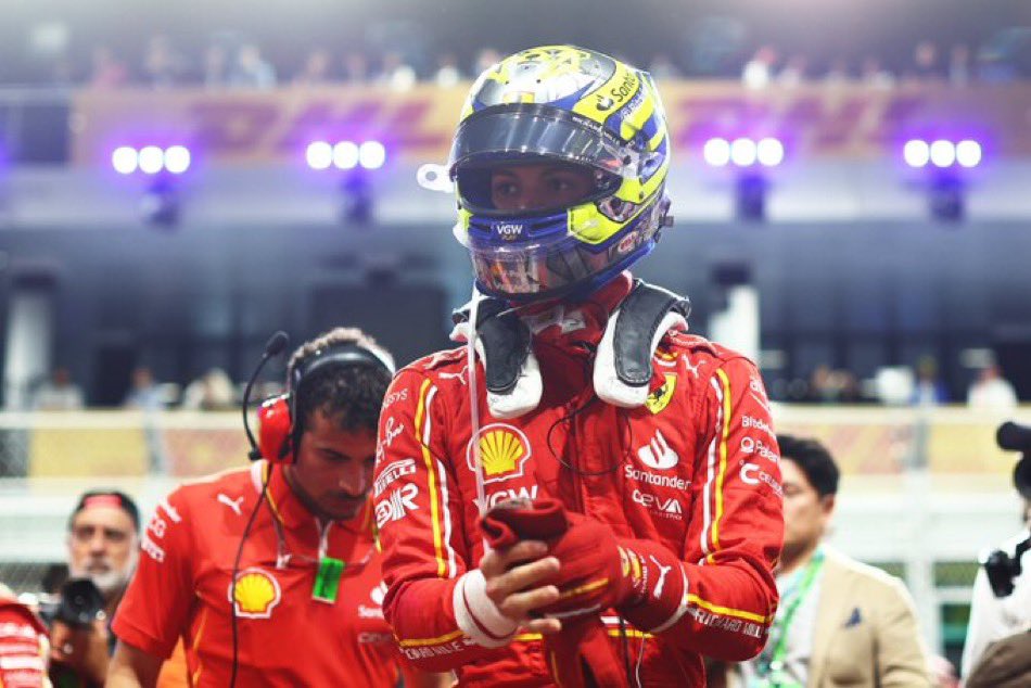 CamFerrari25's tweet photo. Alzatevi e applaudite questo ragazzo.
18 anni, una sola sessione di prove libere nel circuito cittadino con le velocità più alte e ha fatto una gara meravigliosa.
Oliver Bearman signori. Segnatevi questo nome. https://t.co/OYuPjkFHZt