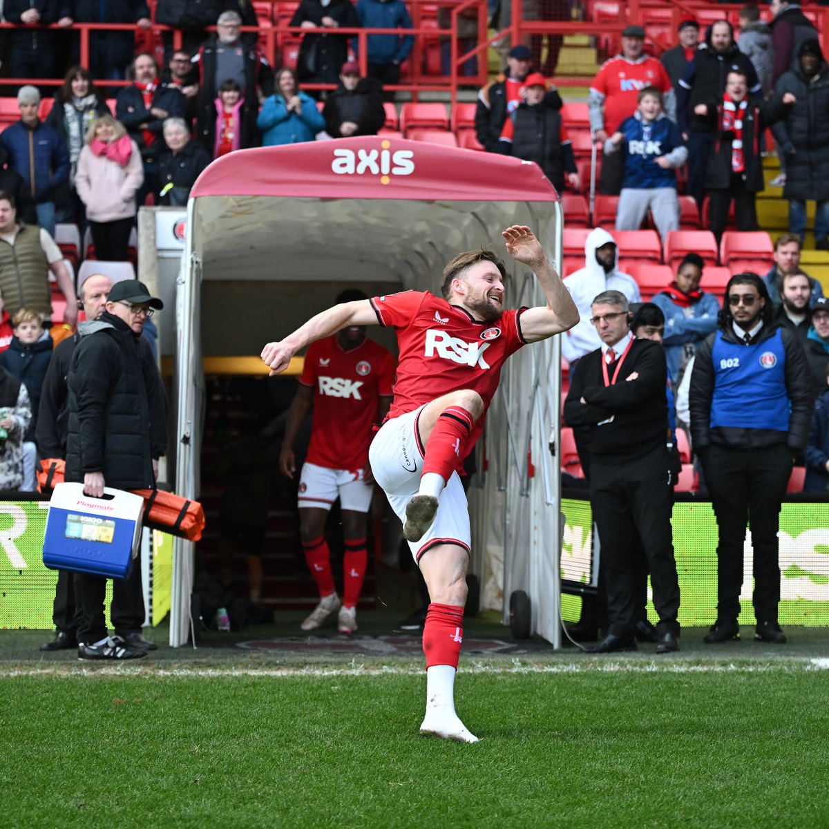 CAFCofficial's tweet photo. A short story! 🤣

#cafc | @alfiemay https://t.co/zukEIoEAm9