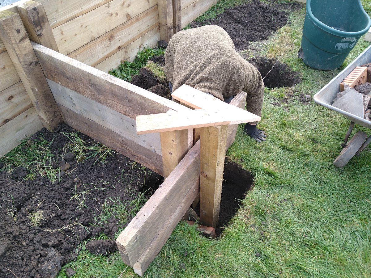 Dig In Community Allotment tweet media