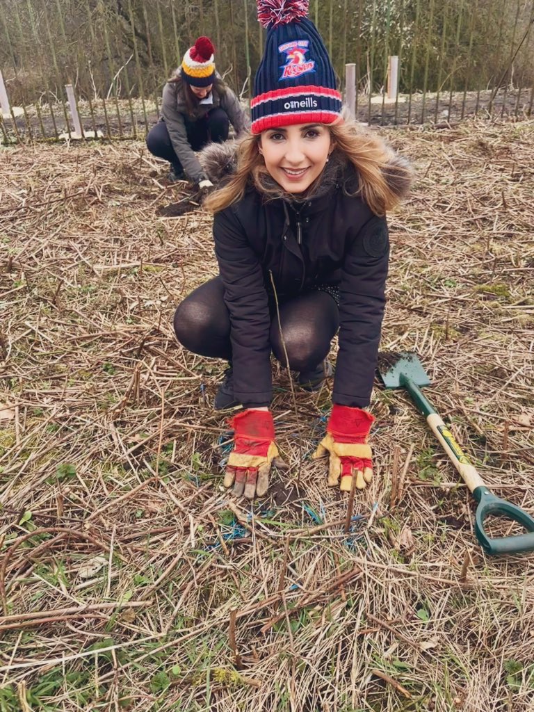 Planting trees with @SalfordRoosters, The Environment Partnership, City of Trees. Thank you to all the volunteers and thank you @SalfordCouncil environment team for helping to clear the spaces for this work. 💚☘️🌳🌳🍀