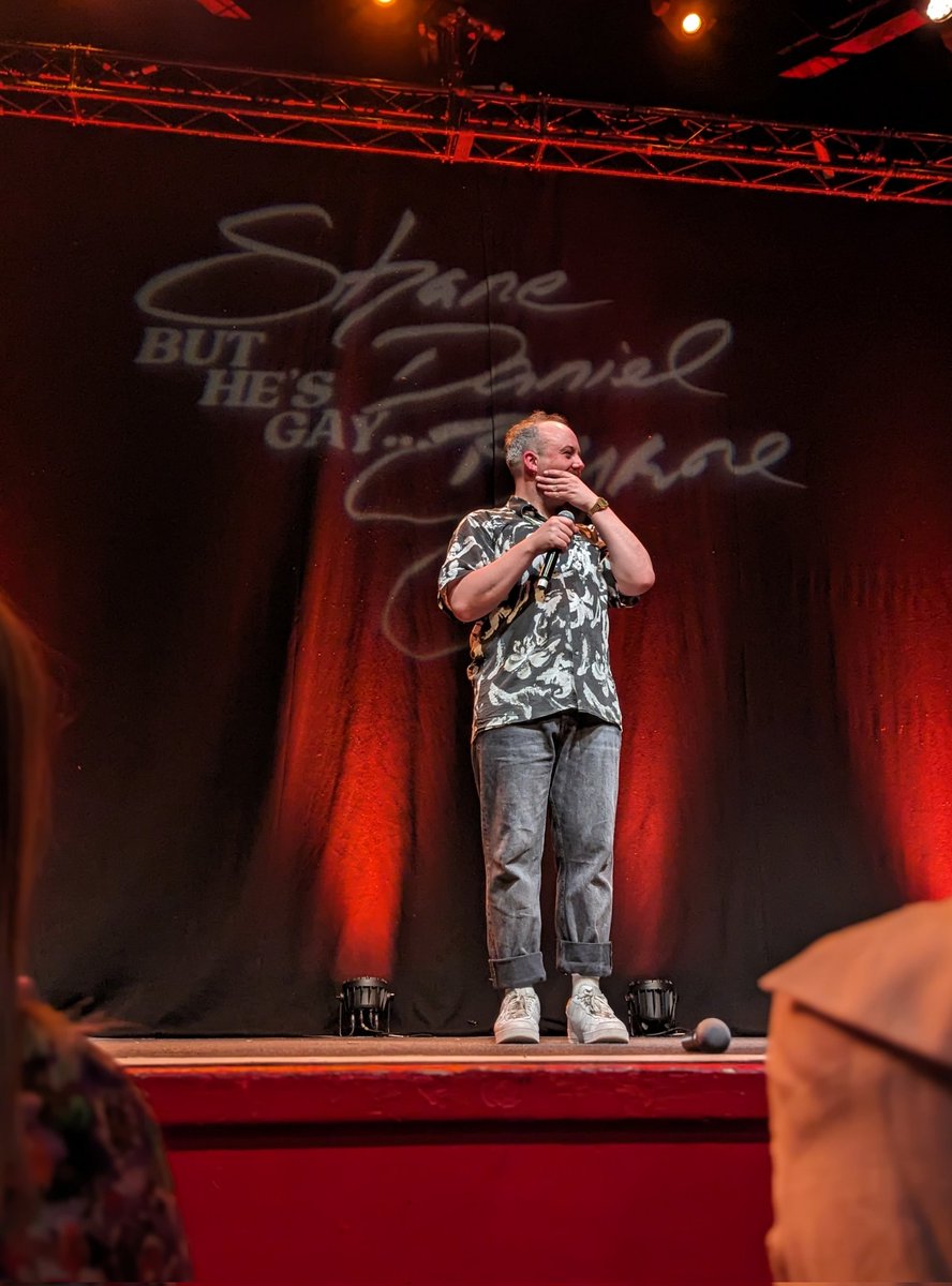 WetDaddy's tweet photo. @ShaneDanByrne @killersundymann Ach, go tobann, bhí mé ag gáire go croíúil! Einfach Klasse!

Thanks for a hilarious night, @ShaneDanByrne (&amp; @killersundymann) - took this photo at the very end and thought you might appreciate it! https://t.co/NqjwqoOUgk