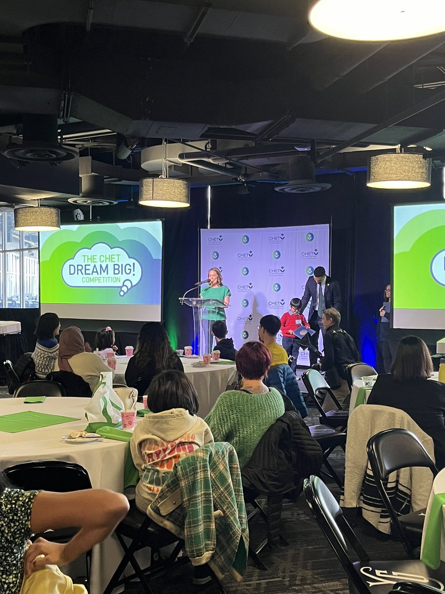 SarahCodyMedia's tweet photo. Had a REALLY nice time emceeing the @CHET529 Dream Big awards ceremony at the @GoYardGoats stadium.  3000 kids entered the contest with essays and artwork about how to make the 🌎 a better place.  The 30+ winners are awesome kids.  Great to work with @ErickRussellCT! https://t.co/GRlsEWZIxa