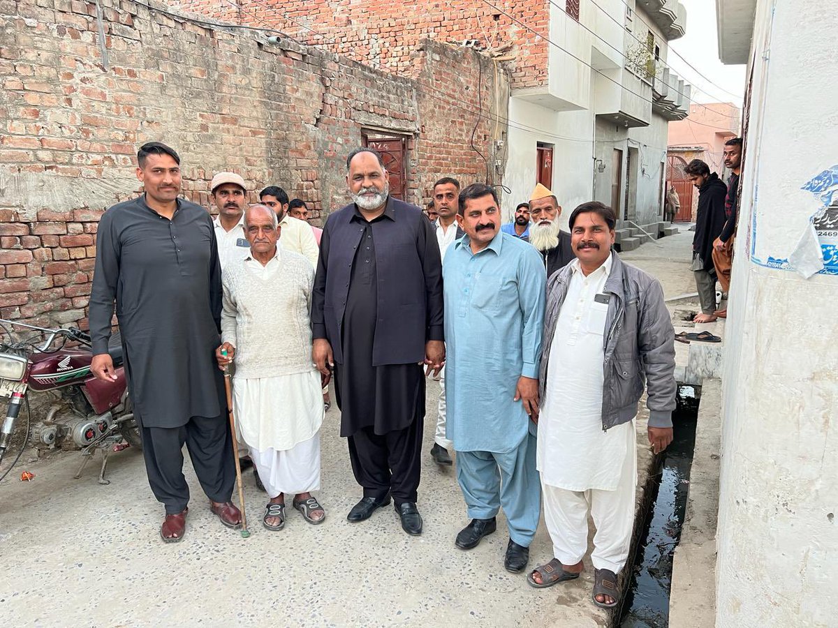 HajiWaqarMPA's tweet photo. Out in the constituency #PP65 https://t.co/333vMJy5Wf