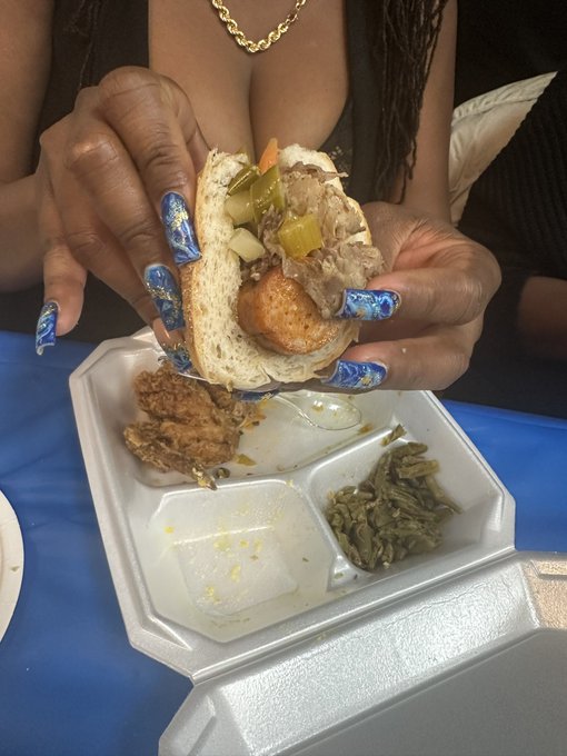 Elite Combo #IYKYK #chicagofood @nursejbecky https://t.co/kZj7KPeVGR<a href="/tag/iykyk"class="tags">#IYKYK</a><a href="/tag/chicagofood"class="tags">#chicagofood</a><a class="tags" href="/tag/nursejbecky">@nursejbecky</a>