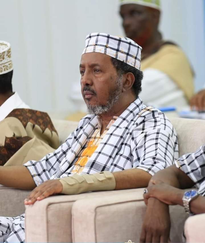Mw xasan sheikh Ma Oga Miyaa Inùu Yahay Muraayadii Dalka, Maxay Ninkaan Xili Waliba Gacantu Uduuban Tahay, Ma Guriga Saliid Loogu Shubaa,  Yaab Yaab