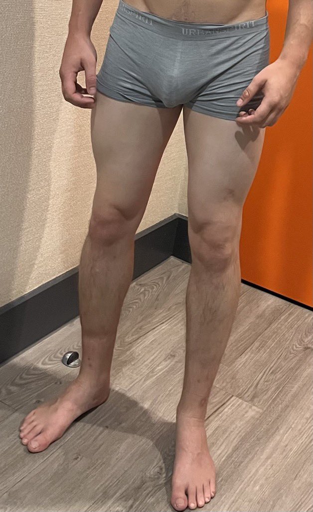 LadThread's tweet photo. LEGS THREAD 🦵🏻🦵🏾🦵🏼

Courtesy of @Straightshowoff 

Lets see those hot legs lads post below ⬇️ ⬇️⬇️ https://t.co/Jzxnfaa938