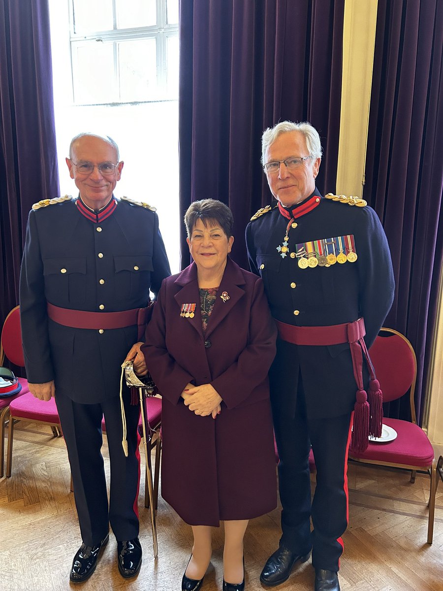 Very Honoured to be present this morning for the Re-affirmation of the Freedom of Swansea for The Royal Welsh , i was very lucky to be thanked by Brigadier Iain D Cholerton CBE from the podium as Armed Forces Champion and Honoured to have been asked to inspect the cadets 🌺