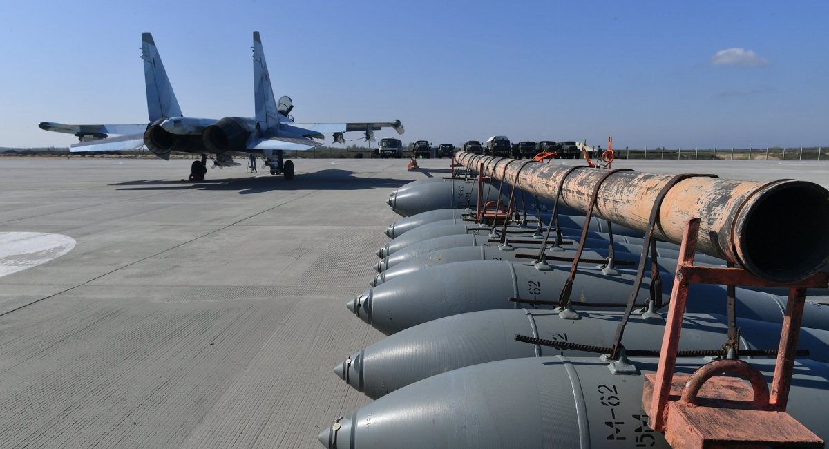 aviamilt's tweet photo. UKRAINE :  Russian Federation announces the creation of a mysterious UMBP Munition for aircraft and "Tornado-S" in Fact no idea what those Ukrainians are talking about just FAB-250 Aerial Bombs, nothng out of the Ordinary and a modified Gliding Bomb https://t.co/dIcgeIu0LI