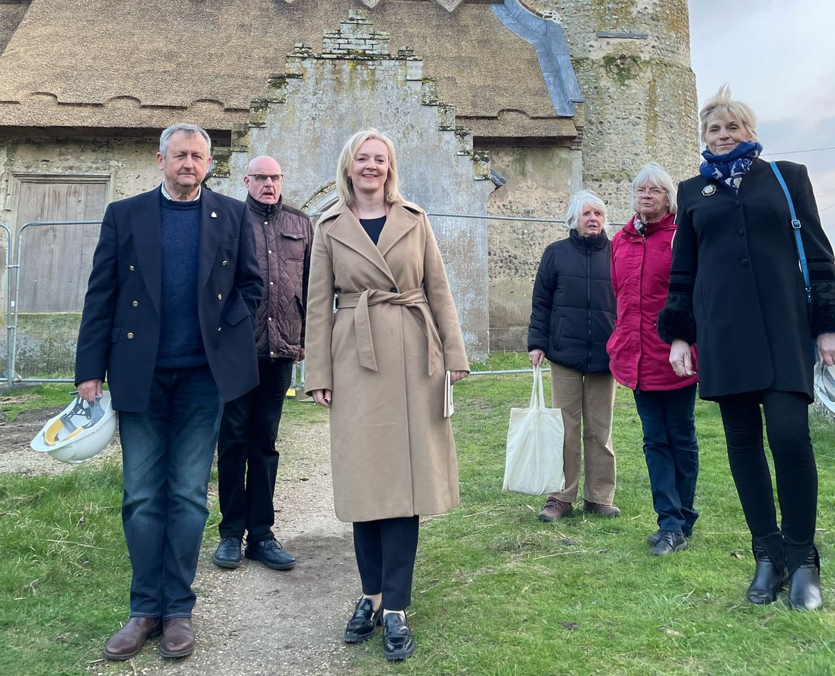 trussliz's tweet photo. Out and about in South West Norfolk - #Narborough with @SWNCA campaign team, St Mary's #Beachamwell, Warings Furniture in #Larling and at Abbey Estate #Thetford with @janeliljames- following residents meeting. https://t.co/hJIm87EqRT