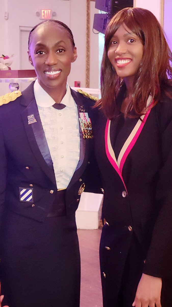 Was glad meeting General Amanda l. Azubuike. Deputy Commanding General U.S Army Cadet Command @AmandaAzubuike  .She's so inspirational 🙌 

#InternationalWomensDay2024 #theafricanperspective #princegeorgescounty #InspireInclusion2024