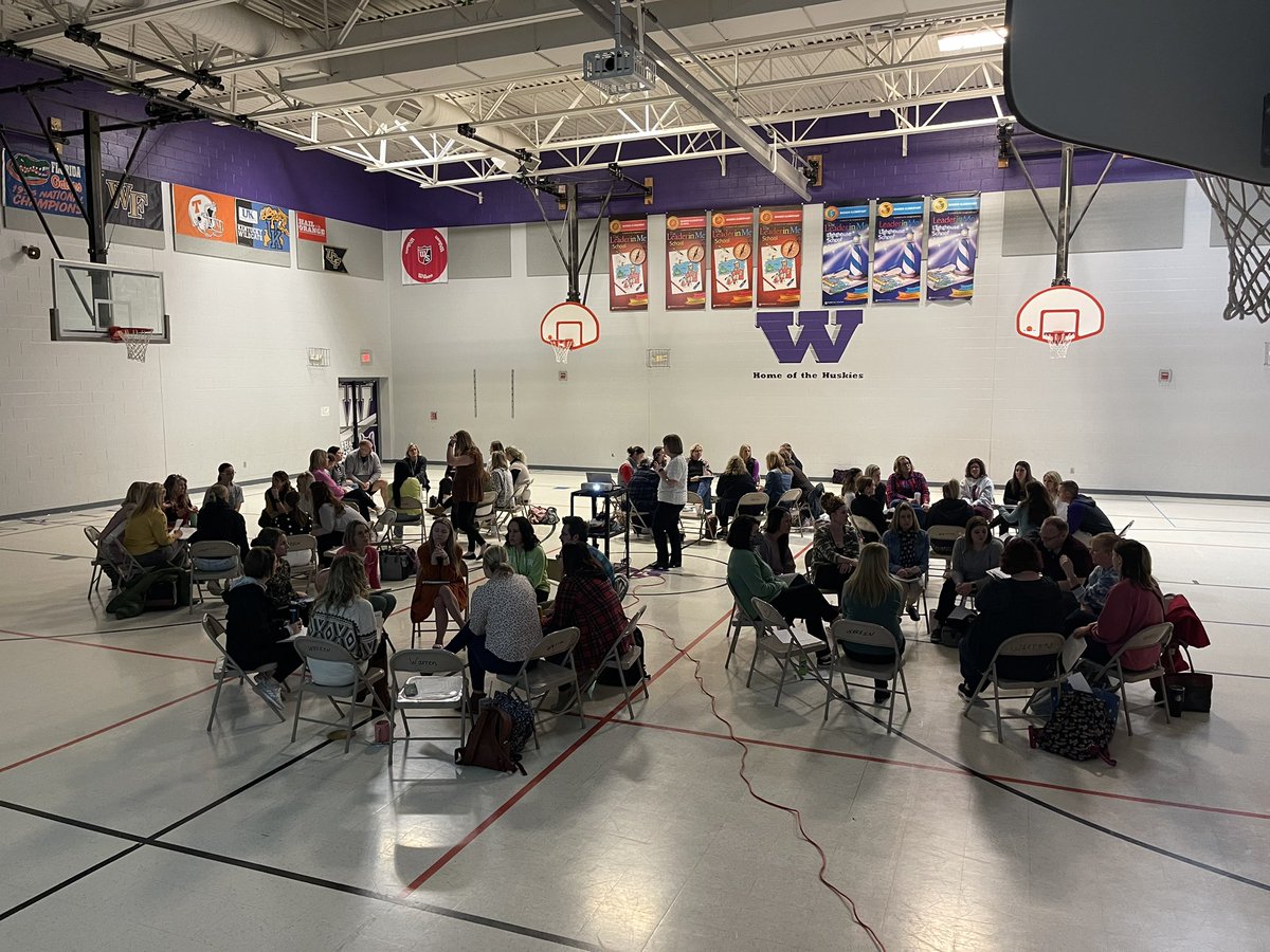 MrHsclass1's tweet photo. Our team’s working hard to get ready for next year. They are always working on ways to improve their craft.  #huskypride https://t.co/jYS4h4H9Hx