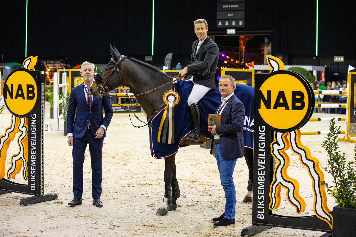 Another victory for Dutch top rider Maikel van der Vleuten 🌟🧡 

He takes first place with his horse Kentucky TMS Z in the NAB Bliksembeveiliging Prize 🏆

#TheDutchMasters #TDM2024 #RolexGrandSlam #JumpIntoHistory