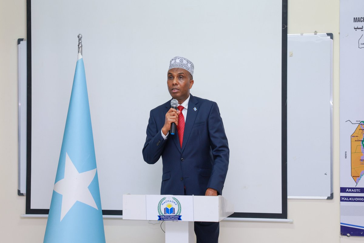 HamzaAbdiBarre's tweet photo. Today at the conclusion of a 3-week induction program for 10 new ambassadors, I emphasised the vital role of diplomacy in advancing #Somalia's interests on the global stage. We are dedicated to promoting 'Somalia in peace with itself and in peace with the rest of the world'. https://t.co/8wgFte62g7
