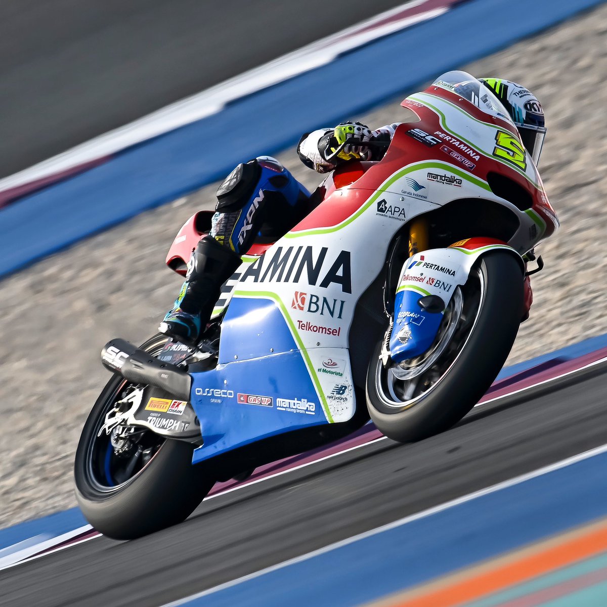 fanclubJMV5's tweet image. ¡Arranca el según día para nuestro piloto @jaume_masia en el #QatarGP 🇶🇦! ¡Hoy es día de Qualifaying!¡Toca pasar por la Q1 en nuestra primer QP en esta nueva categoría!
#Practice2 - P28! @gasupracingteam 🙌🏼
-

#QatarGP #MotoGP #Moto2 #JaumeMasia5 #JaumeMasia #Gasup #Pertamina