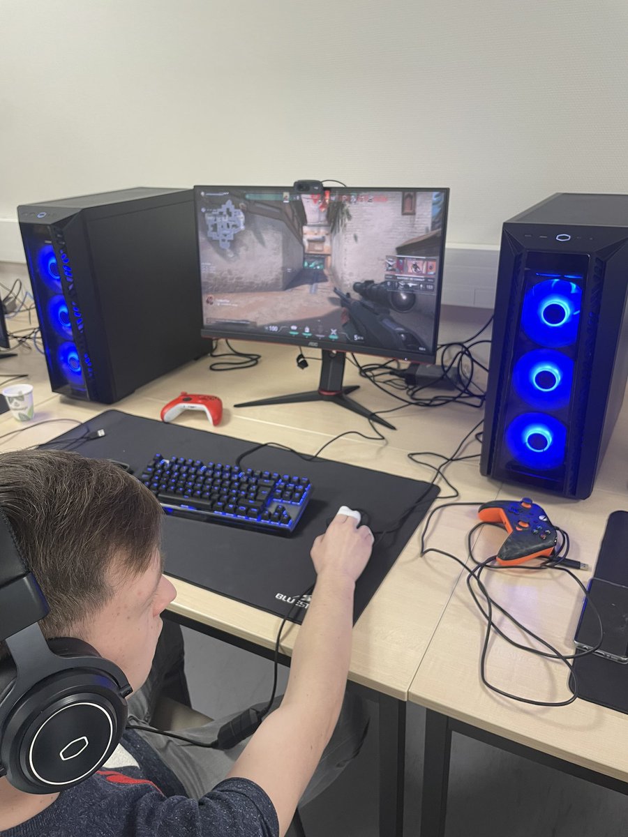 HandESportReims's tweet photo. Premier challenge pour Valorant: 
Préhension réduite 🤲

#Crous #LDLC #CESI #URCA
Financé par la CVEC

@Crous_Reims @cesi_officiel @LDLC https://t.co/bOYuCei3E5