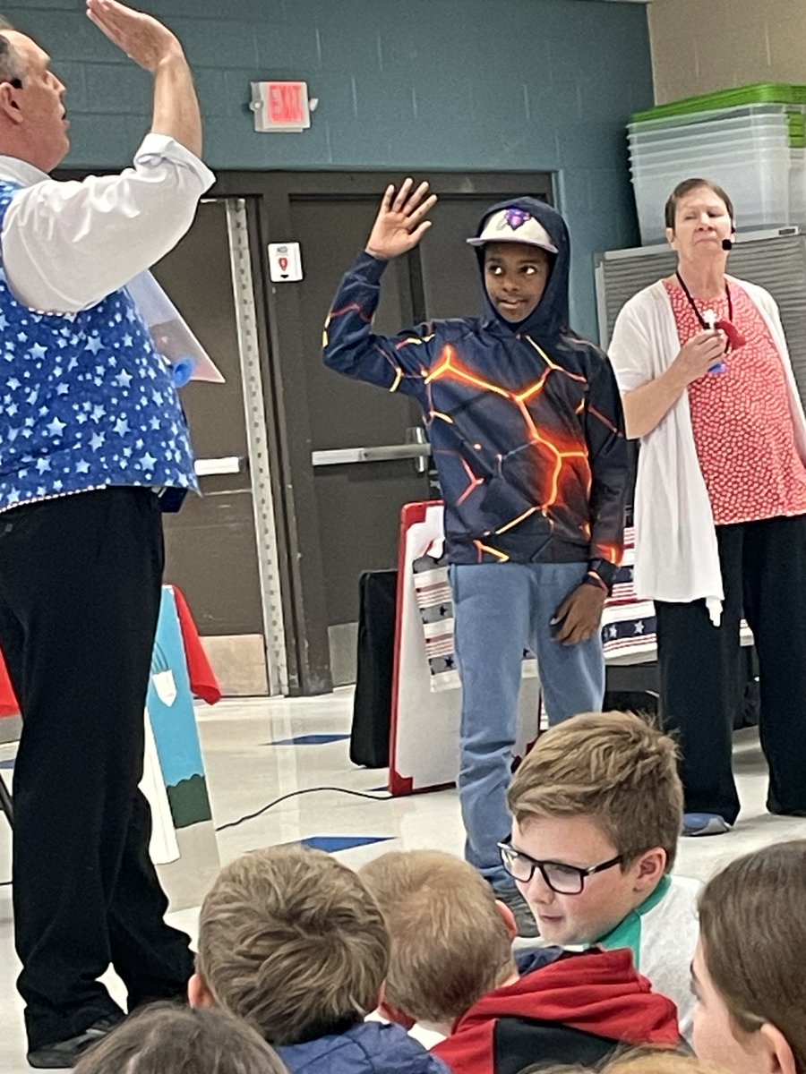 ShoalCreekStars's tweet photo. Thank you @kcya for showing fourth graders how the government works. Luckily President Carter was saved from any volcano explosions, aliens, or falling monuments. 💛💙
#starssc #kcya #EverythingMatters #ShareTheGoodLPS https://t.co/hYhX4X8HU6