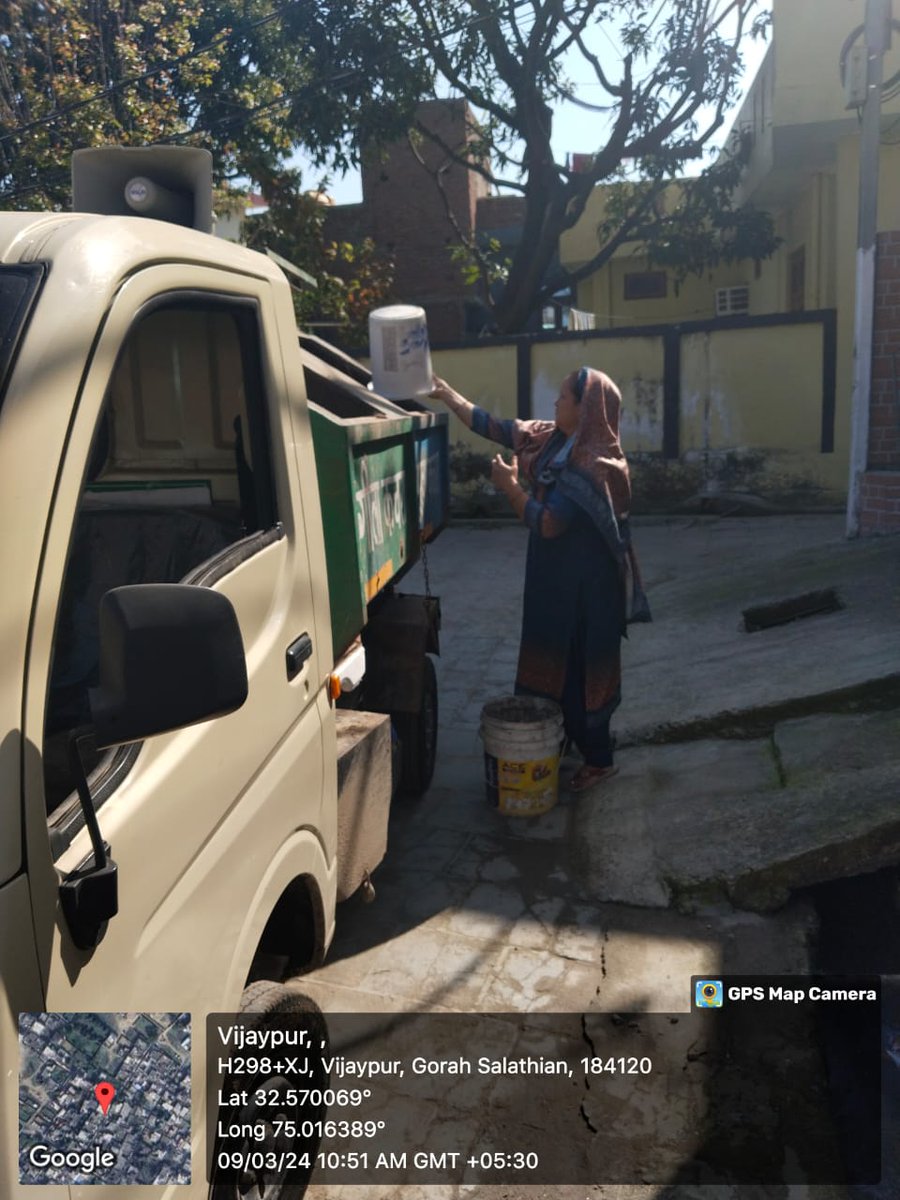 Daily routine sanitation drive and Door to Door collection of waste being carried out within the jurisdiction of mc Vijaypur. #swachhbharat #indiavsgarbage @Abhi1shrma @dcsambaoffice @diosamba1 @Divcomjammu @PuneetSharma75 @JammuUlb @JKHUDD1 @MoHUA_India @SwachhBharatGov