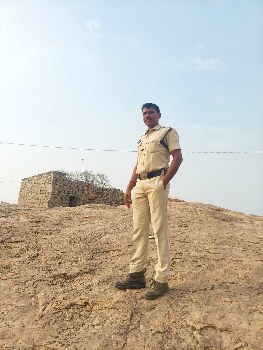 DevarakondaFort's tweet photo. Special thanks to @SP_Nalgonda #Devarakonda Police Department 
Always on Duty at #DevarakondaFort
Even on Festivals &amp; Daily Evening Hours Patrolling Vehicle Will be around the fort
@TelanganaCMO 
@TelanganaDGP @TelanganaCOPs @Collector_NLG @HiHyderabad @swachhhyd @DrTamilisaiGuv https://t.co/v6cr9lqDK9
