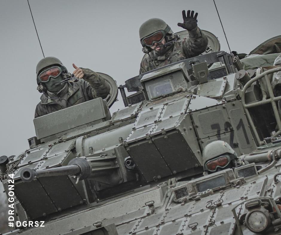 DGeneralneRSZ's tweet photo. #PlemięZwyciezców
Oto żołnierze z #Dragon24! Twarze pełne determinacji i gotowości na wyzwania!
#UnitedWeStand #OneMissionOneStand #FightToWin #StrongerTogether #ReadyToFightTonight https://t.co/V0xa7Sd60B