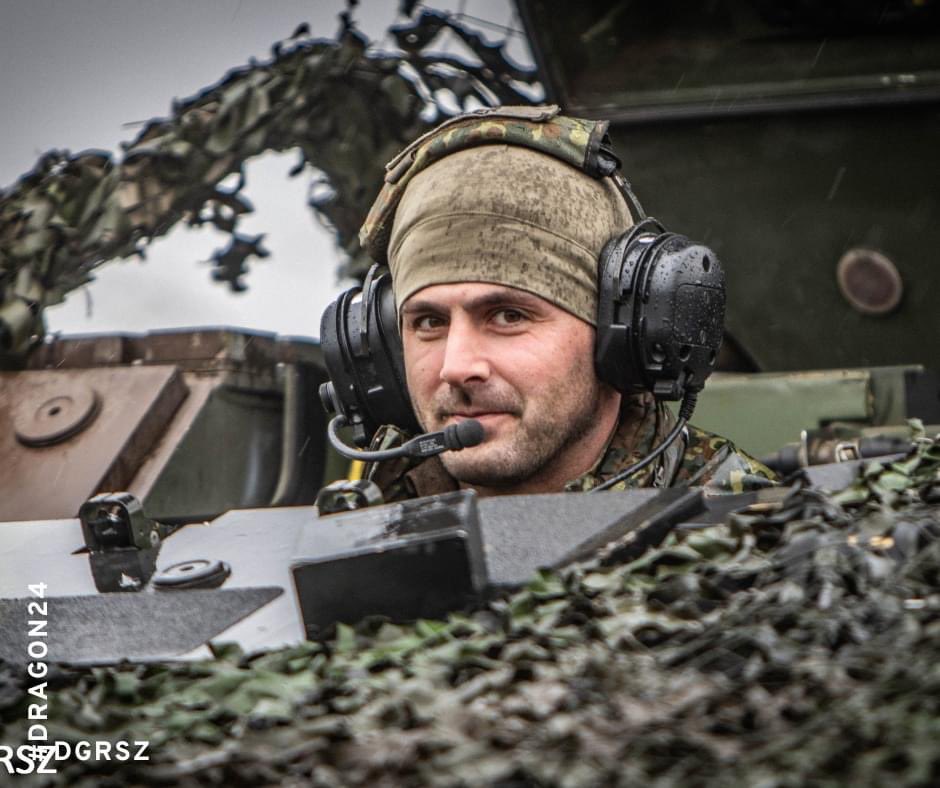 DGeneralneRSZ's tweet photo. #PlemięZwyciezców
Oto żołnierze z #Dragon24! Twarze pełne determinacji i gotowości na wyzwania!
#UnitedWeStand #OneMissionOneStand #FightToWin #StrongerTogether #ReadyToFightTonight https://t.co/V0xa7Sd60B