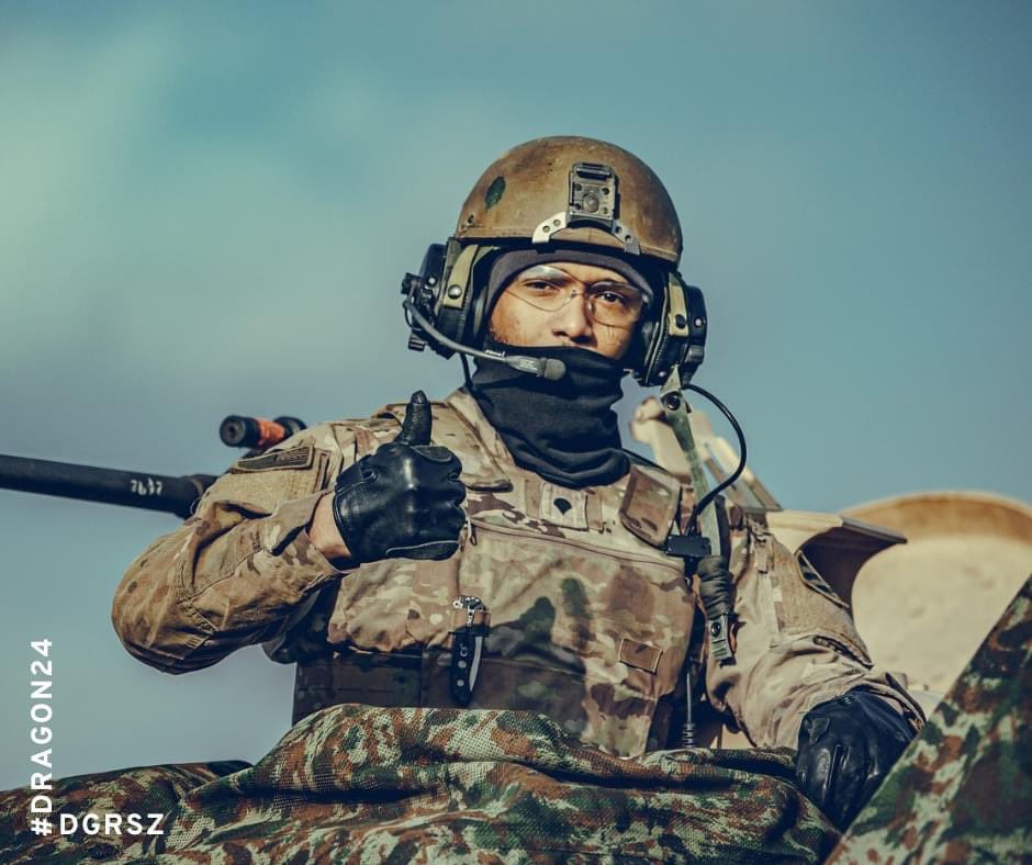 DGeneralneRSZ's tweet photo. #PlemięZwyciezców
Oto żołnierze z #Dragon24! Twarze pełne determinacji i gotowości na wyzwania!
#UnitedWeStand #OneMissionOneStand #FightToWin #StrongerTogether #ReadyToFightTonight https://t.co/V0xa7Sd60B