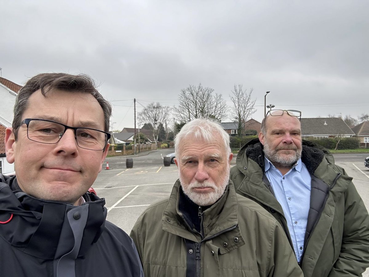 Fletcher4Mayor's tweet image. OUT AND ABOUT IN FINNINGLEY

Great to meet up this Saturday morning with Conservative Cllr Steve Cox and Cllr Richard Jones of @FinningleyWard whilst we were out knocking on doors. They are hoping to start another @UKMensSheds group in #Finningley. 

We need to give our men the