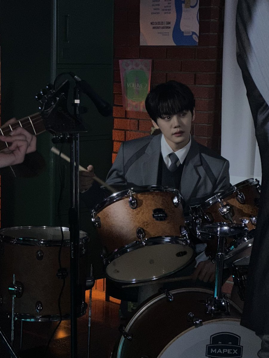 ZB1_official's tweet photo. _💌

제로즈~🩵 오랜만이죵ㅎㅎㅎ 드디어 사진을 올릴 수가 있어져서 올려요ㅎㅎㅎㅎㅎ YURA YURA 뮤직비디오 때 찍었던 거에용ㅎㅎ 일본 활동 그리고 다음 활동도  많이 기대해 줘용ㅎㅎ 사랑하고 손발 안 시리게 잘 있어용 사랑해!!!🩵🩵🩵 

#KIMGYUVIN #김규빈
#ZEROBASEONE #ZB1 #제로베이스원 https://t.co/3RIRsRvReG