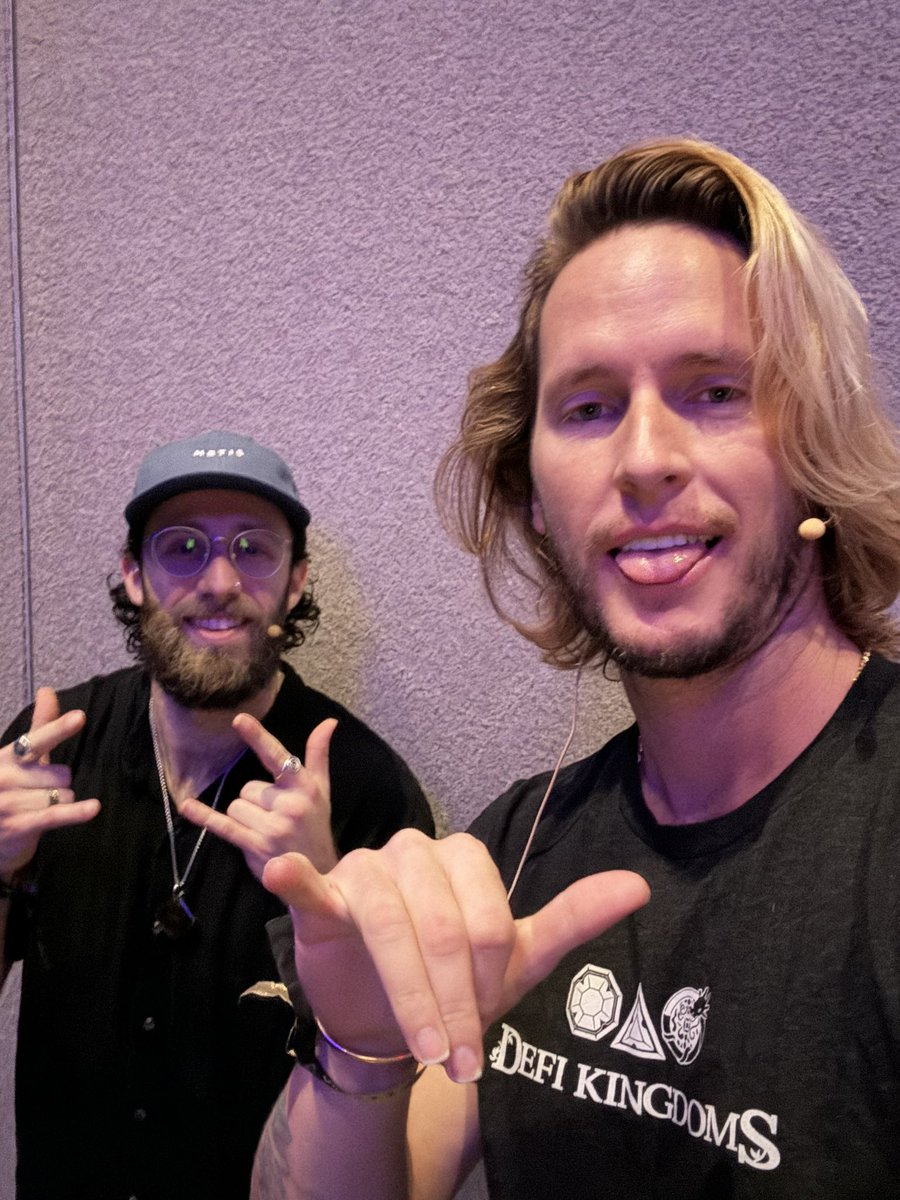 Just presented at #TWC with <a href="/MetisL2/">Metis🌿</a> head of BD, added more details on the up and coming COLOSSEUM! ⚔️ 💥 

Powered by a $2mm deal , designs underway, and excited for all the updates coming to their chain that make this possible 🙏 

If you missed it, check it out on <a href="/CryptosR_Us/">CryptosRus</a>