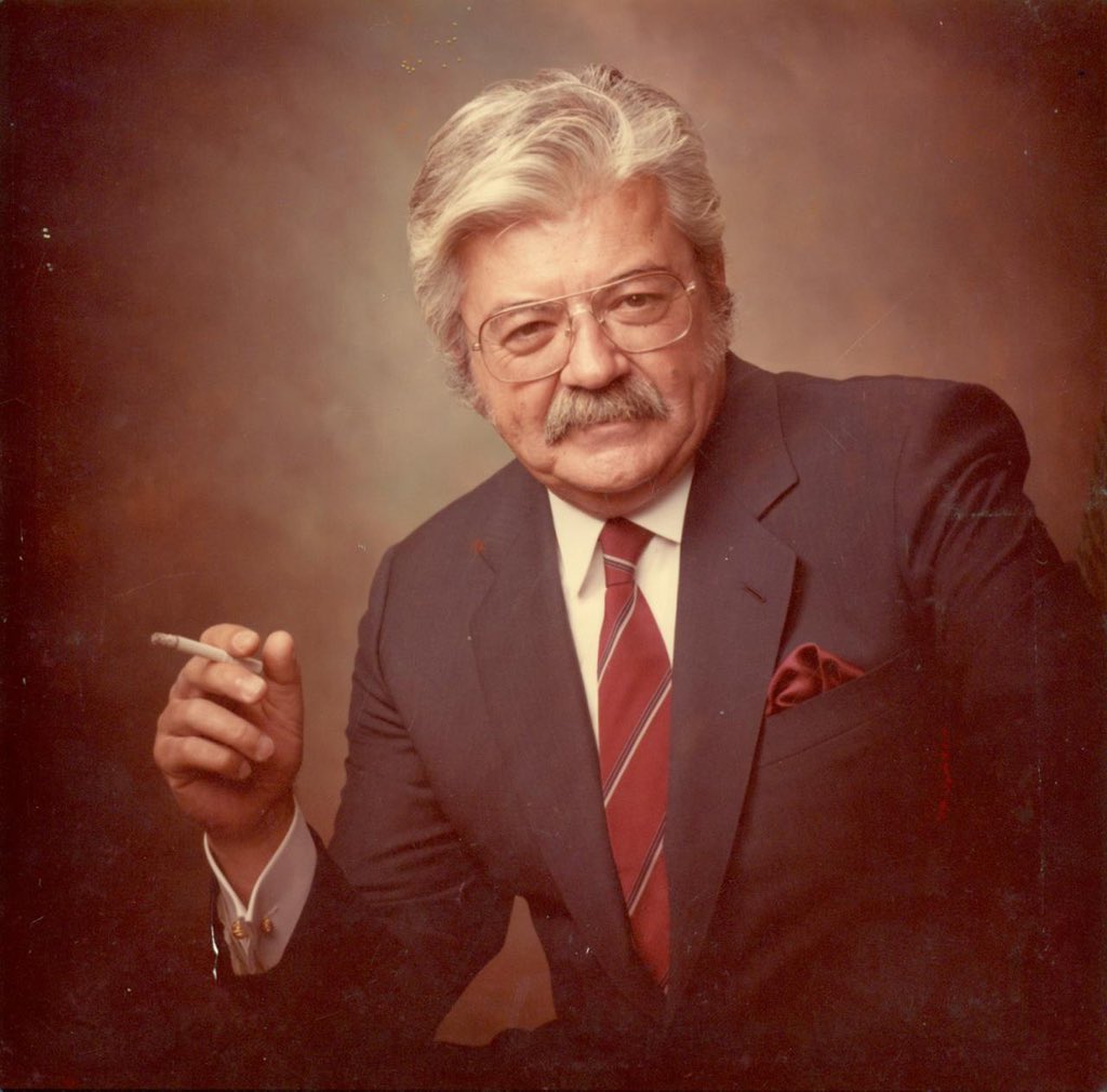 LFC014's tweet image. Hoy mi padre, LFC, cumpliría años, 93. Él no está físicamente entre nosotros, pero su legado permanece vivo. En su vida política fue frontal y adversario predecible, sin dobleces. Su anhelo era un mejor país. Su lucha fue incansable. Te extrañamos siempre