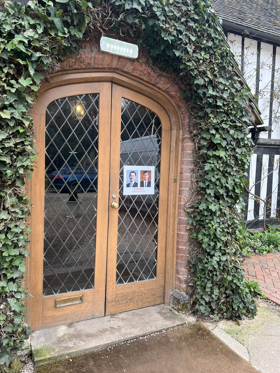 NailcoteHall's tweet photo. @carolvorders @GMB Come & visit me at Nailcote Hall if you’d like 2help our Hospitality Industry 2survive?Right now after the Budget I am trying 2get everyone in all areas of Hospitality 2use this poster & Ban @RishiSunak @Jeremy_Hunt & @Conservatives MP’s in @HouseofCommons #BacktheBan https://t.co/qtKJAPPiM5