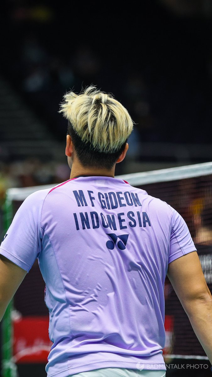 itsnaoni's tweet photo. happy bday koh sin✨️ thank you! adanya km lahir minions dlm dunia 🏸 yg tiap match dinanti &amp;suka ngasih kejutan. eh sampe akhir jg ngasih kejutan kek gini yak</3 makasi uda nunjukkin ttg usaha, tekun&amp;keyakinan! happy retirement, wish u all the best Marcus F.G🤍 #ThankYouGideon https://t.co/rKyfKWb2Iw