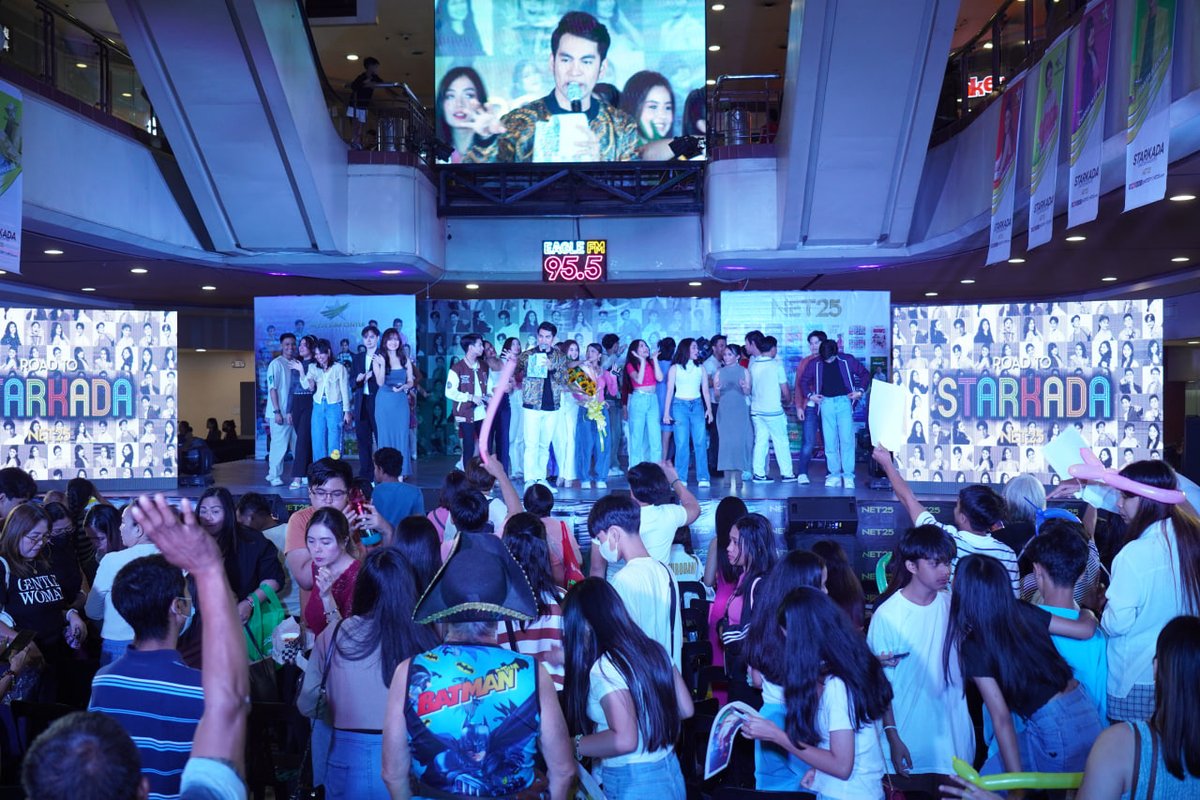 NET25TV's tweet photo. TINGNAN: Dinumog ng mga fans at mga supporters ang STARKADA Mall Tour sa Sta. Lucia Mall.

#NET25
#STARKADA
#NET25ENTERTAINMENT
#STARKADAMALLTOUR https://t.co/W1jwls33Rj