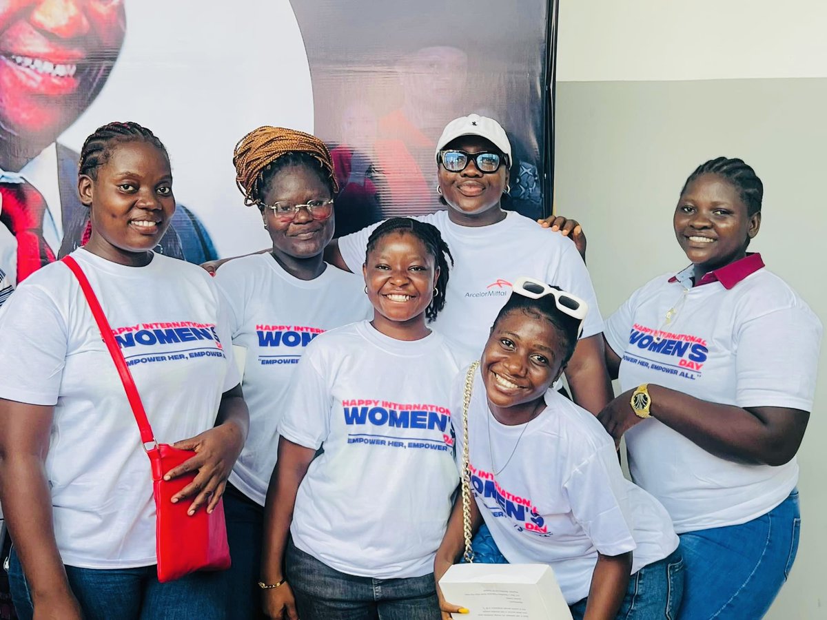 BenbiahBernice's tweet photo. Her Voice Liberia celebrated International Women’s Day under the national theme: “Empower Her, Empower all.” We celebrated potential women that are breaking barriers against all odds and elaborating the voices of young women and girls around the world. #empowerherempowerall https://t.co/Lt7W916gpn