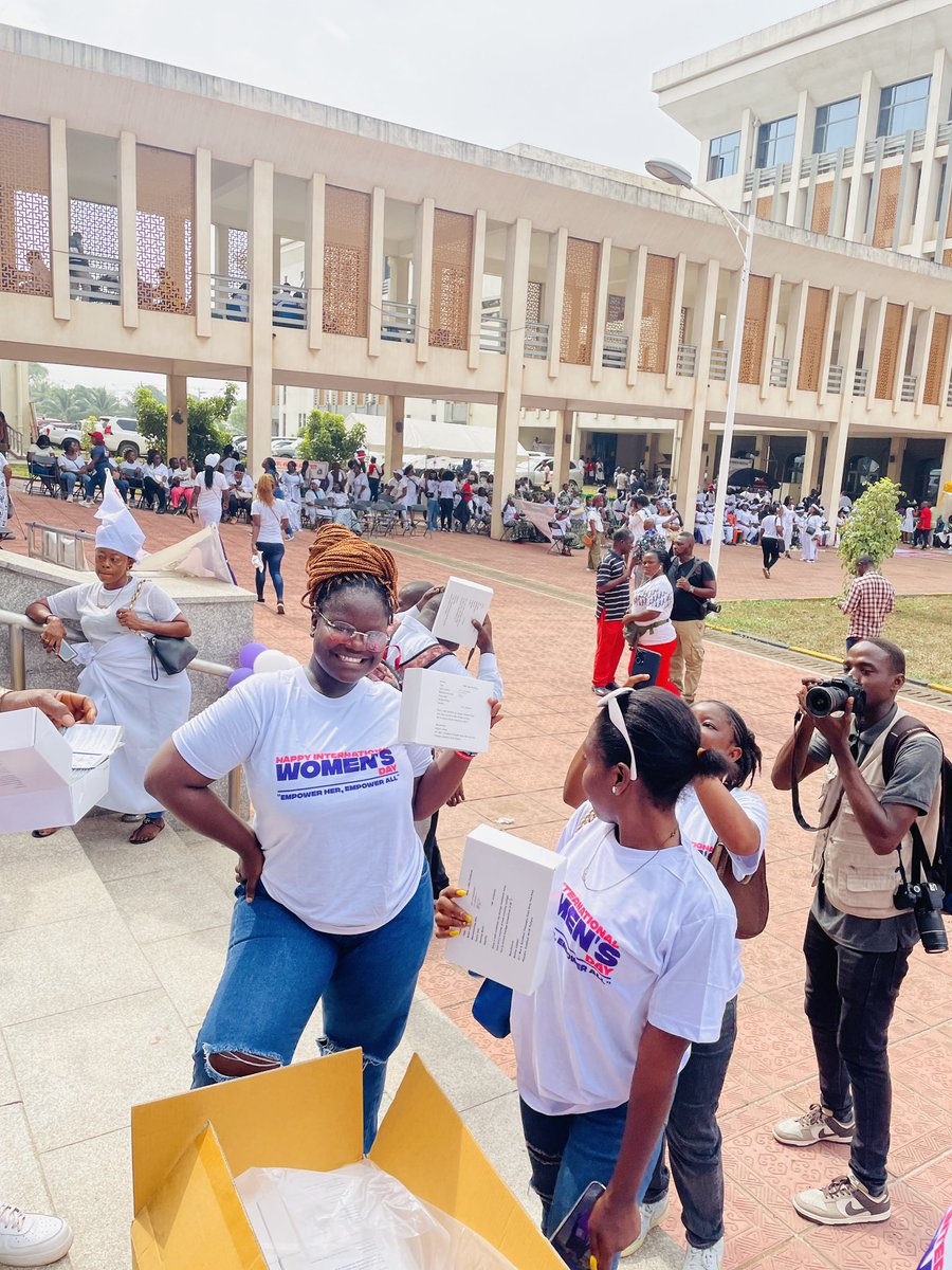 BenbiahBernice's tweet photo. Her Voice Liberia celebrated International Women’s Day under the national theme: “Empower Her, Empower all.” We celebrated potential women that are breaking barriers against all odds and elaborating the voices of young women and girls around the world. #empowerherempowerall https://t.co/Lt7W916gpn
