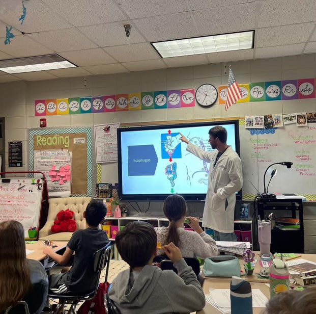 KirkRussMD's tweet photo. Fun time talking to these 4th graders about the digestive system! Great questions and props to @Virgo for some great videos! @MattZschwartz https://t.co/14LfG4uuzD