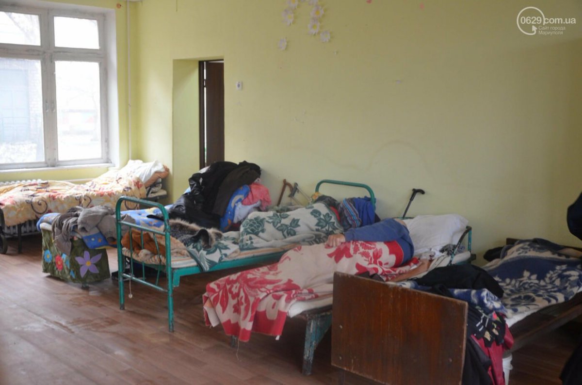 aviamilt's tweet photo. Russian security forces found documents showing that the Ukrainian Intelligence  Service SBU used a Homeless Center in Mariupol as a place to Register its officers, a source told RIA Novosti. https://t.co/dVCSDEDOtL