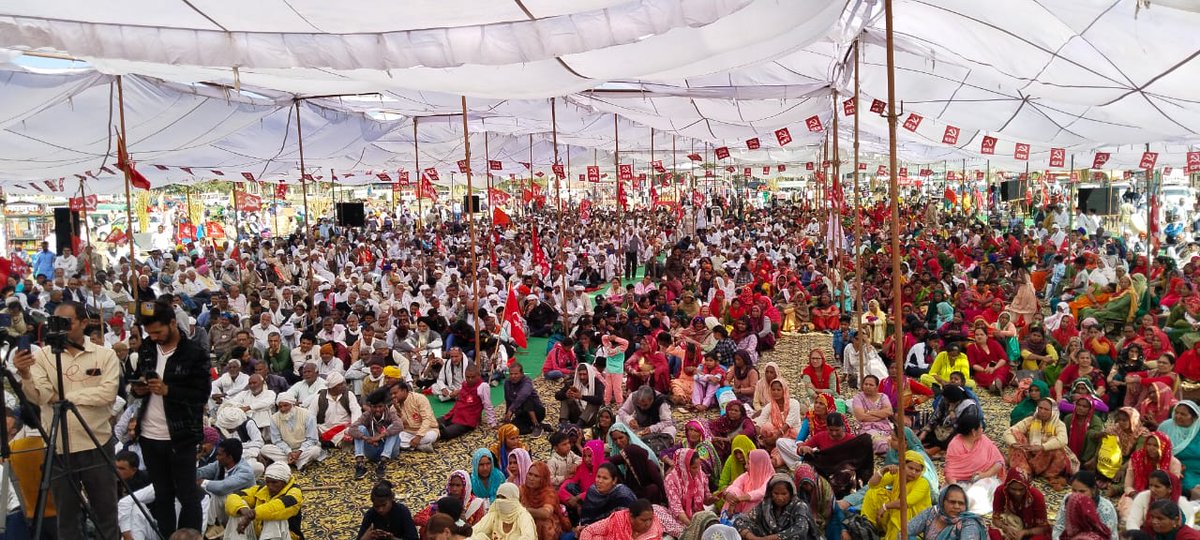 cpimspeak's tweet photo. हरियाणा के जींद में CPI(M) व CPI की संयुक्त बदलाव संदेश रैली आयोजित की गई। रैली में बड़ी संख्या में लोगों ने हिस्सा लिया। रैली को CPI(M) महासचिव Com. सीताराम येचुरी, CPI की राष्ट्रीय सचिव Com. अमरजीत कौर, CPI(M) राज्य Com. सचिव सुरेंद्र मलिक ने सम्बोधित किया। दोनों नेताओं ने जनता से देश व राज्य से भाजपा को सत्ता से हटाकर देश के धर्मनिरपेक्ष व जनतांत्रिक ढांचे को बचाने की अपील की।