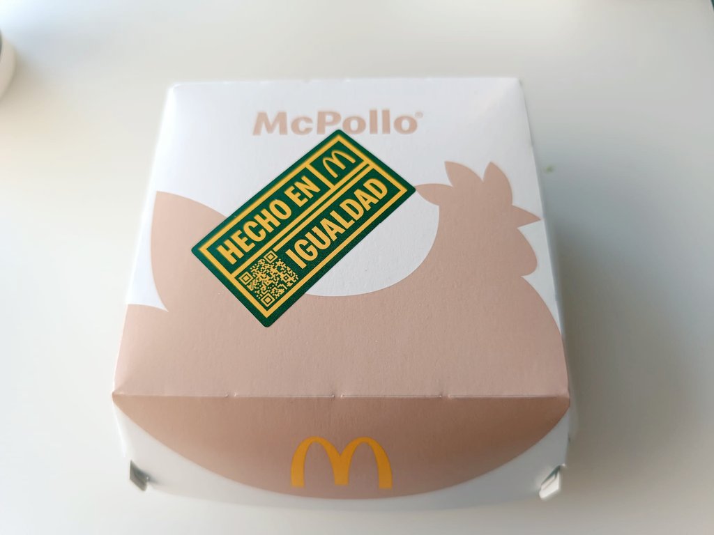 Ahora resulta que hasta el mcpollo es feminista 😜