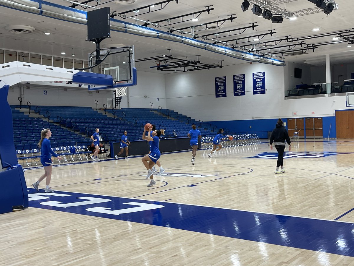 Can’t think of a better way to get ready for 2:00 than to watch this team continue to work their tails off getting ready for Monday night! @CCSU_WBB @CCSU_MBB @CCSUBlueDevils 🔵😈🏀 #GoBlueDevils