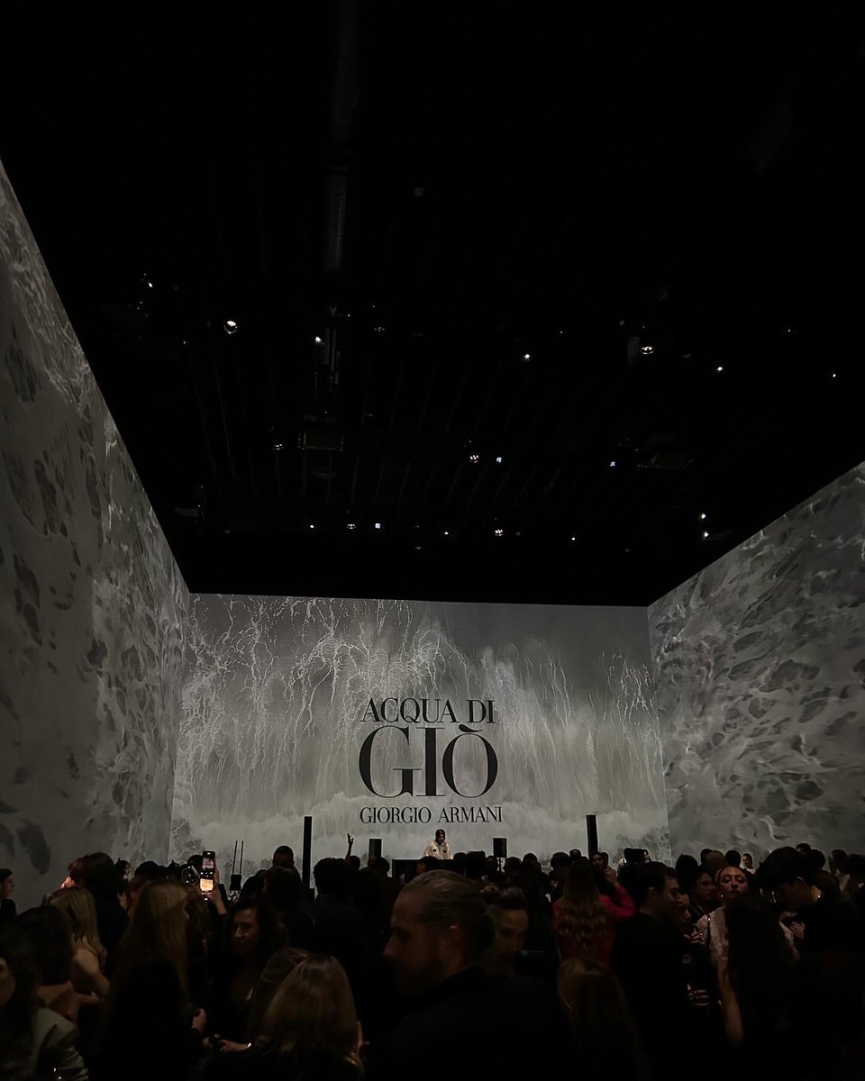albertogarciarn's tweet photo. last night at Armani Beauty 🩶 https://t.co/OwduVgqJ5x